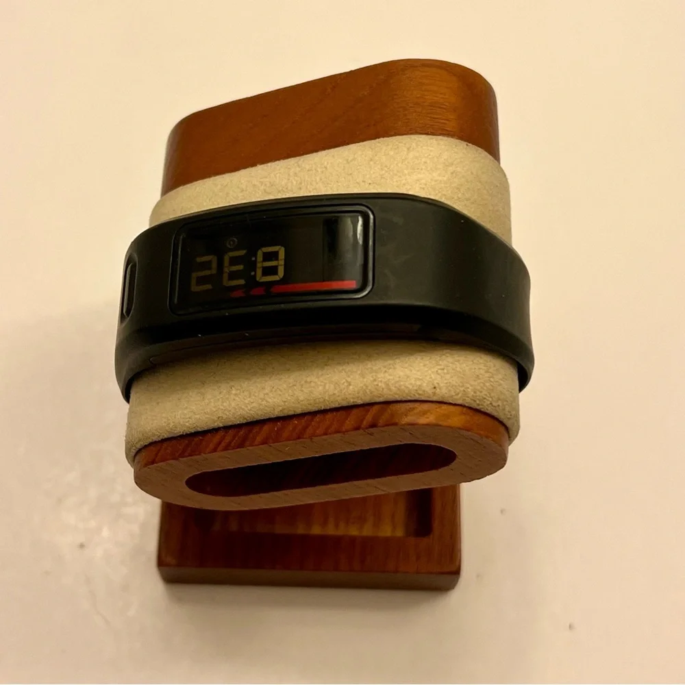 Garmin Vivofit (Full set, new batteries)‎